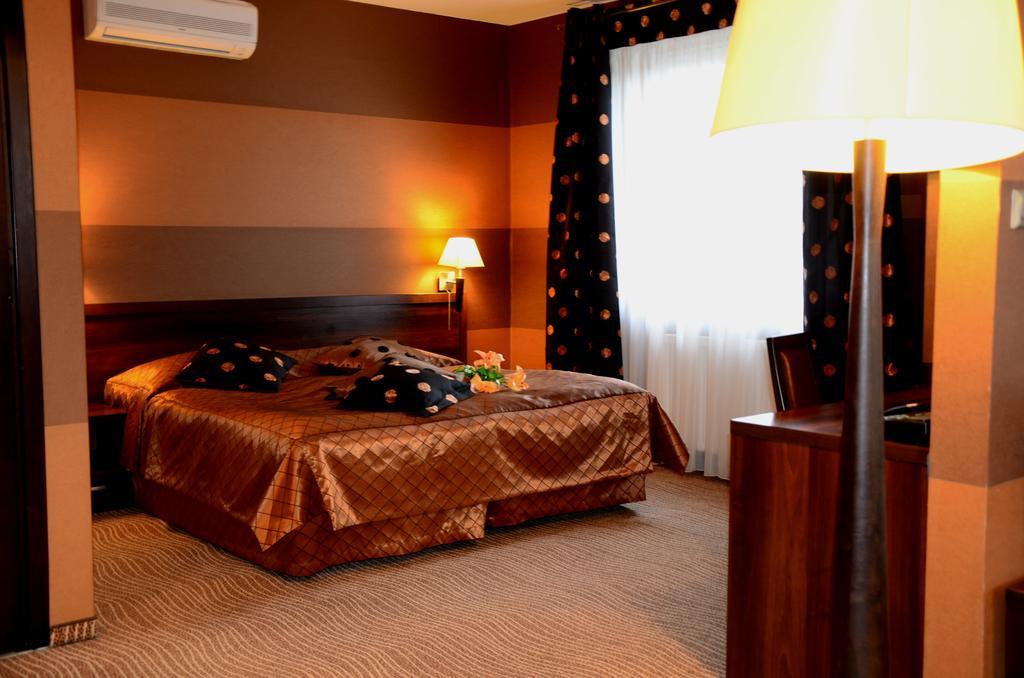 Hotel Azalia & Spa Niepołomice Eksteriør billede