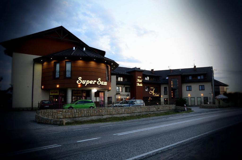 Hotel Azalia & Spa Niepołomice Eksteriør billede